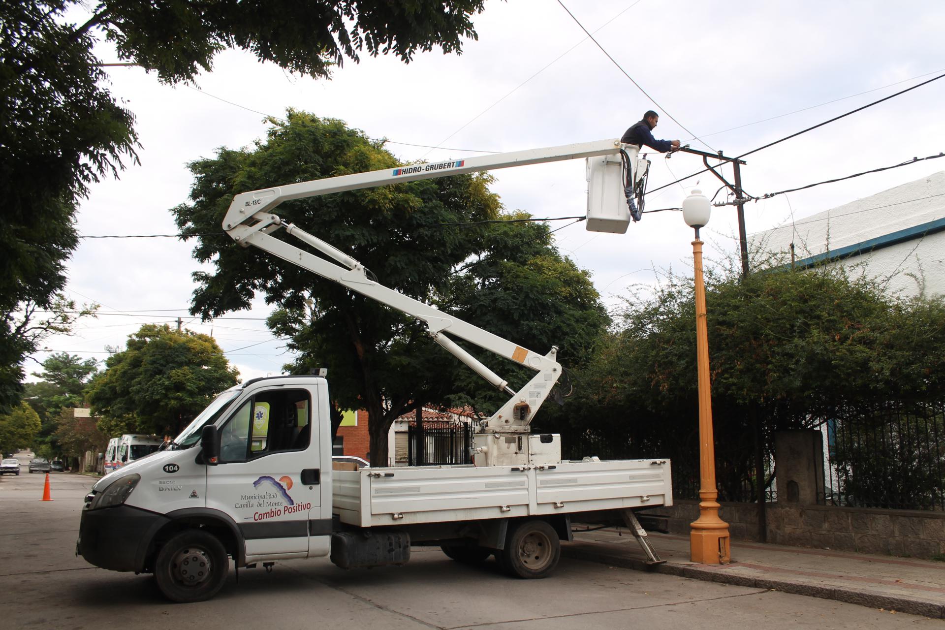 NUEVA REPARACIN DEL ALUMBRADO PBLICO EN BARRIO CENTRO