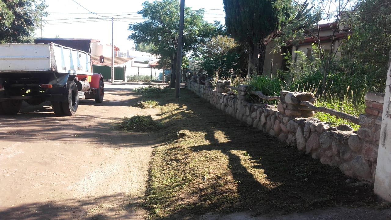 OBRAS PBLICAS: LIMPIEZA URBANA EN BARRIO BALUMBA