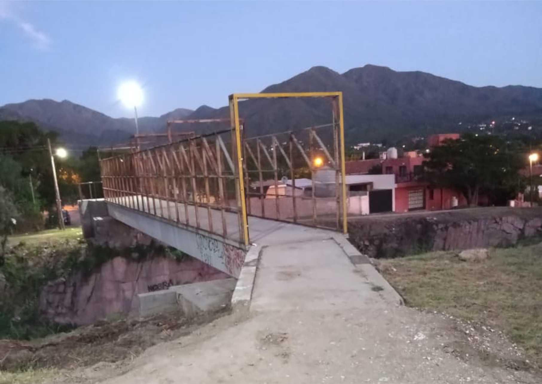 El Municipio instal nuevas luminarias en el puente peatonal sobre la Ruta 38