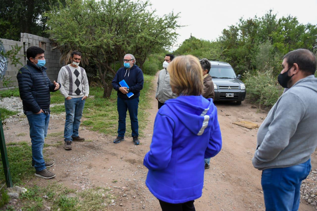 Reunin de trabajo entre el Municipio y  vecinos del barrio Aguas Azules