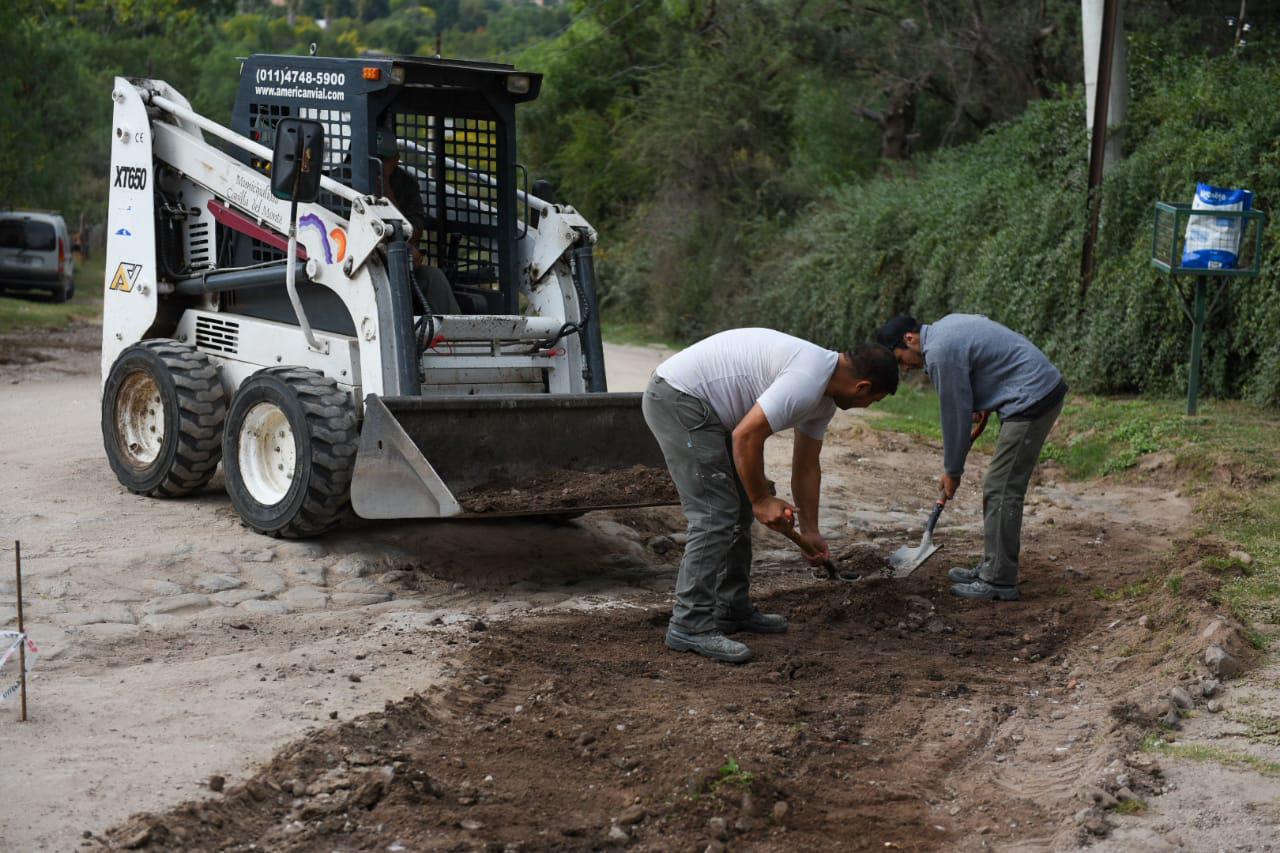 Obras Pblicas: reparacin a nuevo del badn en barrio la Banda