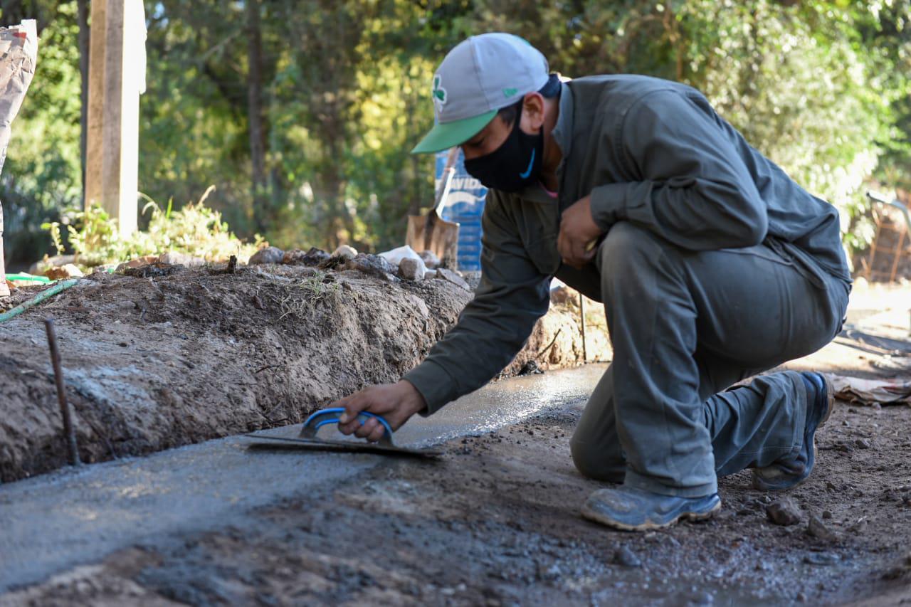 Obras Pblicas: avanza la reparacin a nuevo del badn en barrio La Banda