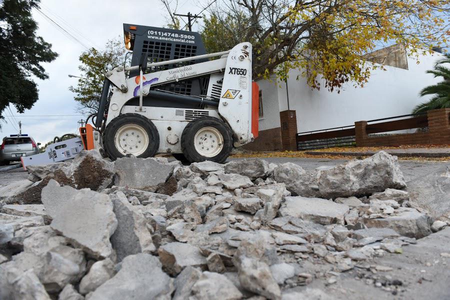 OBRAS PBLICAS: REPOSICIN DE PAOS DE HORMIGN EN BARRIO CENTRO