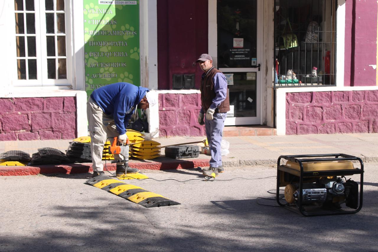 NUEVOS REDUCTORES DE VELOCIDAD EN AV. PUEYRREDN