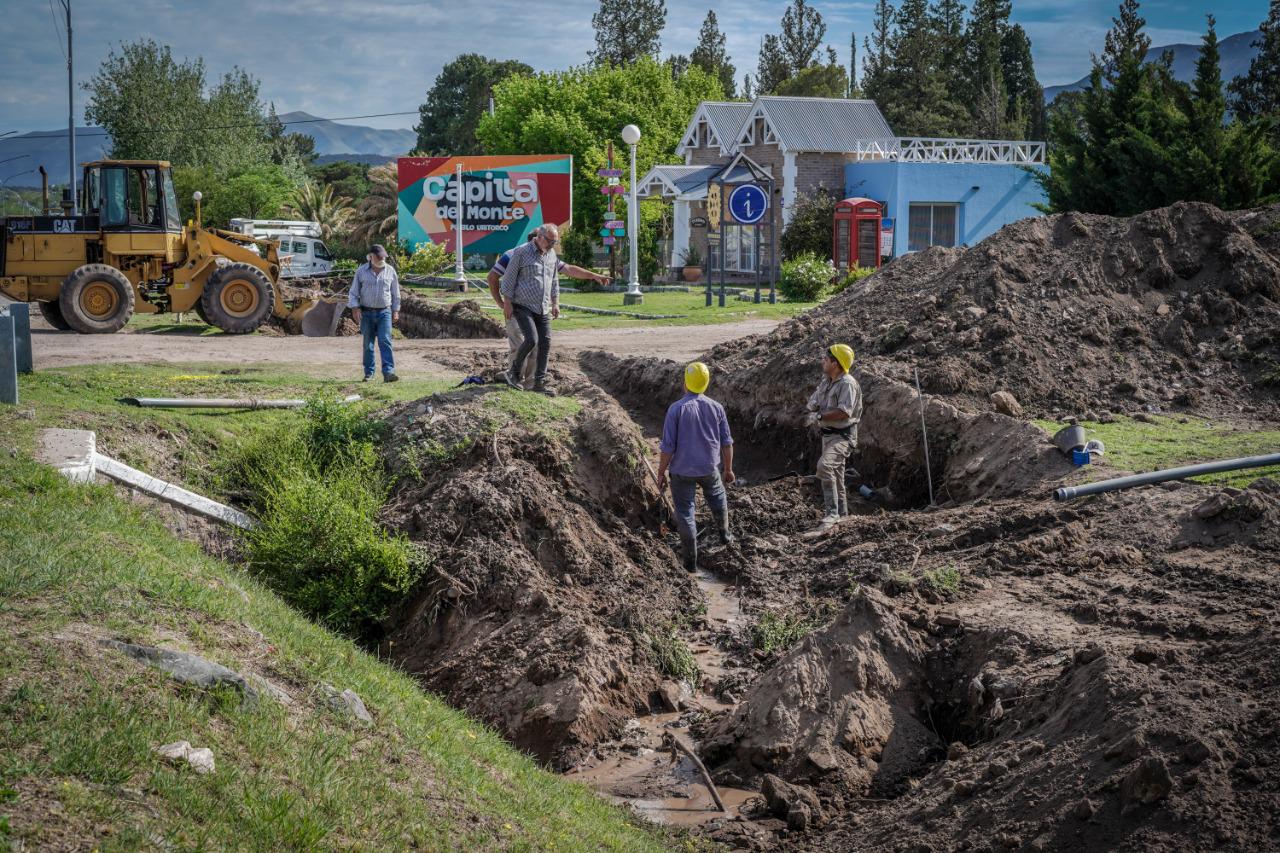 AVANZA LA CONSTRUCCIN DEL CANAL DE DESAGE EN RUTA 38 Y FIGUEROA ALCORTA