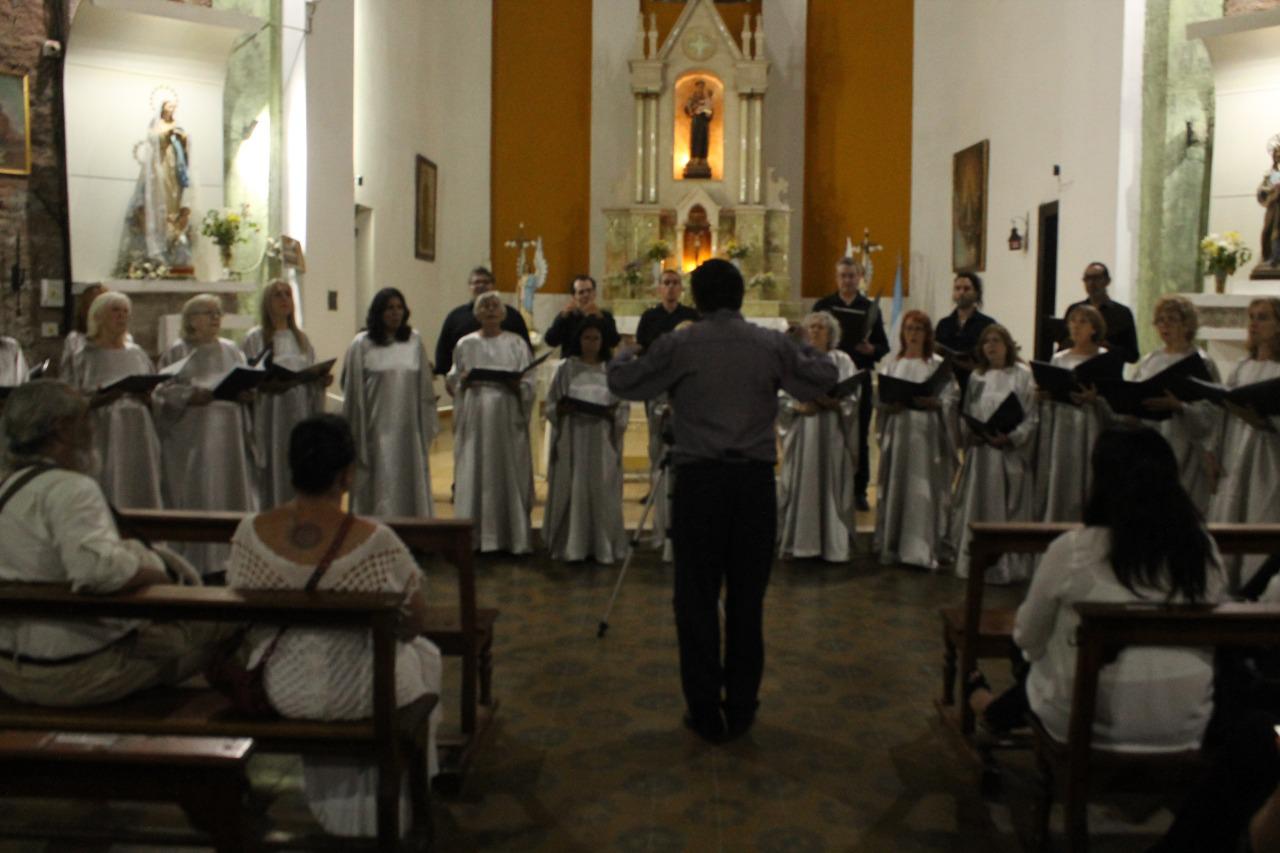 EL CORO POLIFNICO MUNICIPAL DE CAPILLA DEL MONTE REALIZ SU MUESTRA DE FIN DE AO