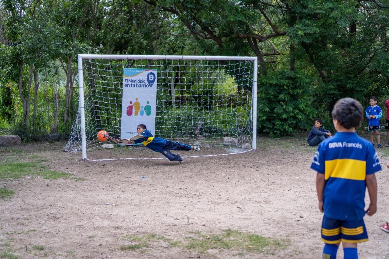 CAMPEONATO INFANTIL DE PENALES EN BARRIO EL ZAPATO ORGANIZADO POR EL MUNICIPIO Y VECINOS 