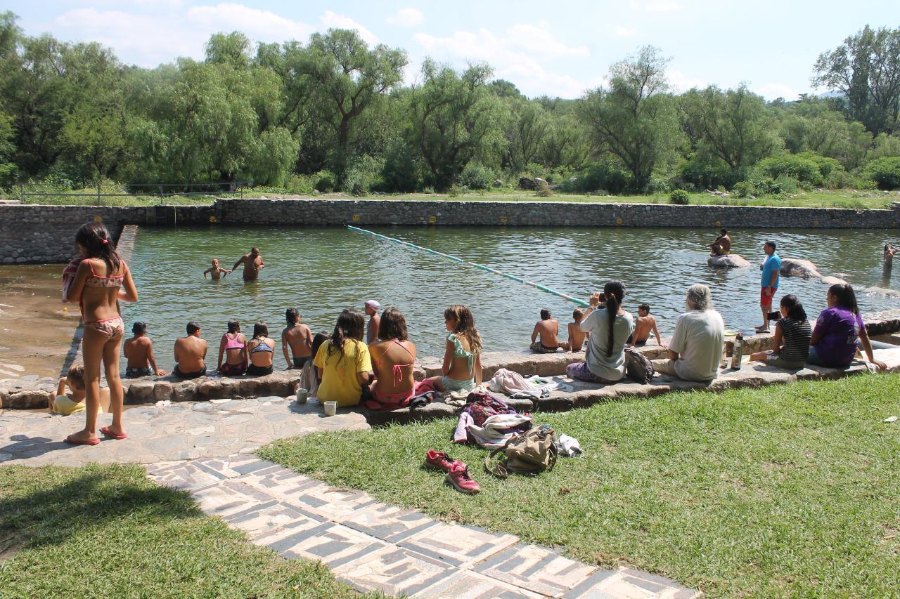 LA COLONIA MUNICIPAL DE VERANO CERR LA TEMPORADA CON UNA MUESTRA DE NATACIN