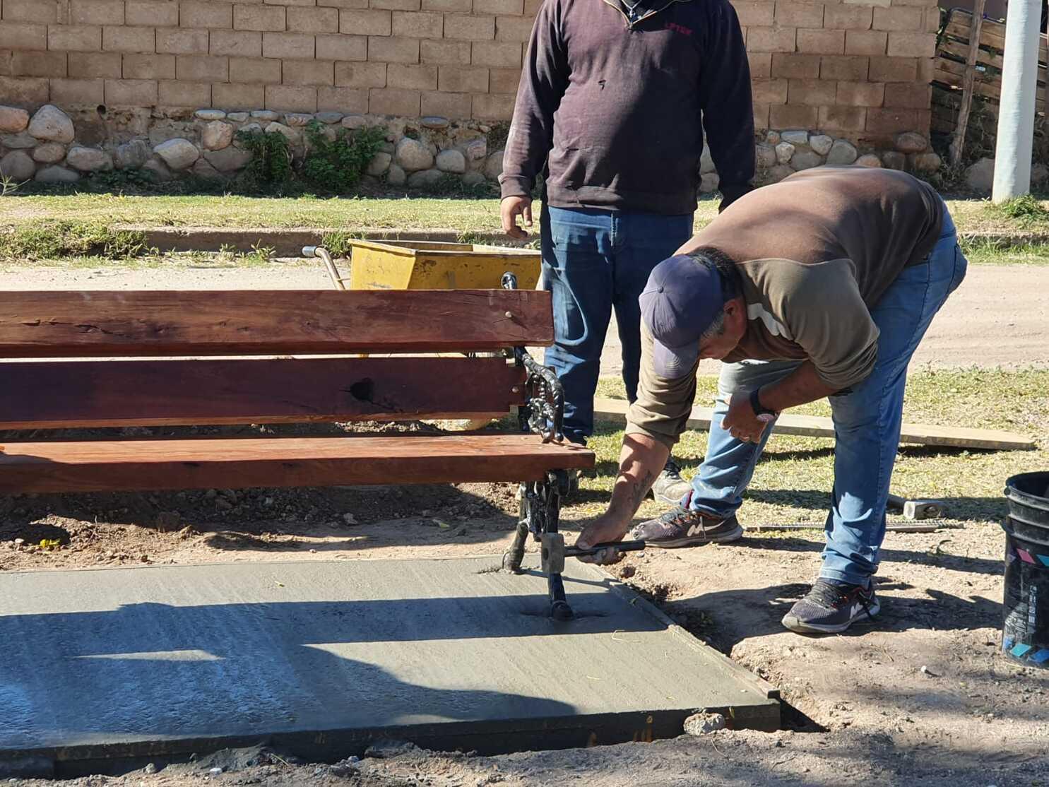 MEJORAS EN LA PLAZA O. RIVERO, EN BARRIO ARGENTINO  IPV