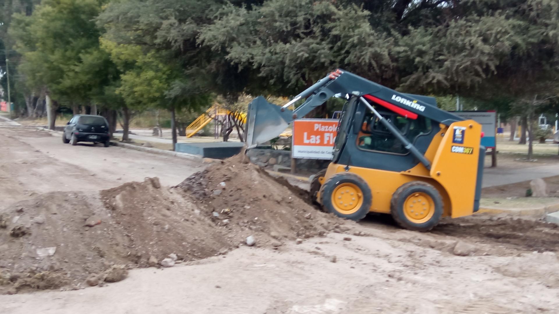 CONTINA EL TRABAJO EN LA SEGUNDA ETAPA DEL CORDN SERRANO EN BARRIO LAS FLORES