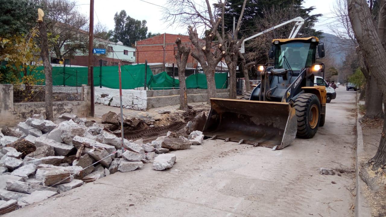 CONTINA LA RESTAURACIN DE LA CALLE ARISTBULO DEL VALLE