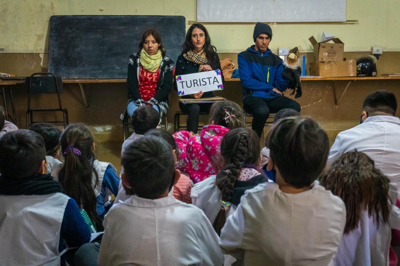 TURISMO EN LAS ESCUELAS: CONTINA  EL PROYECTO EXPLORADORES