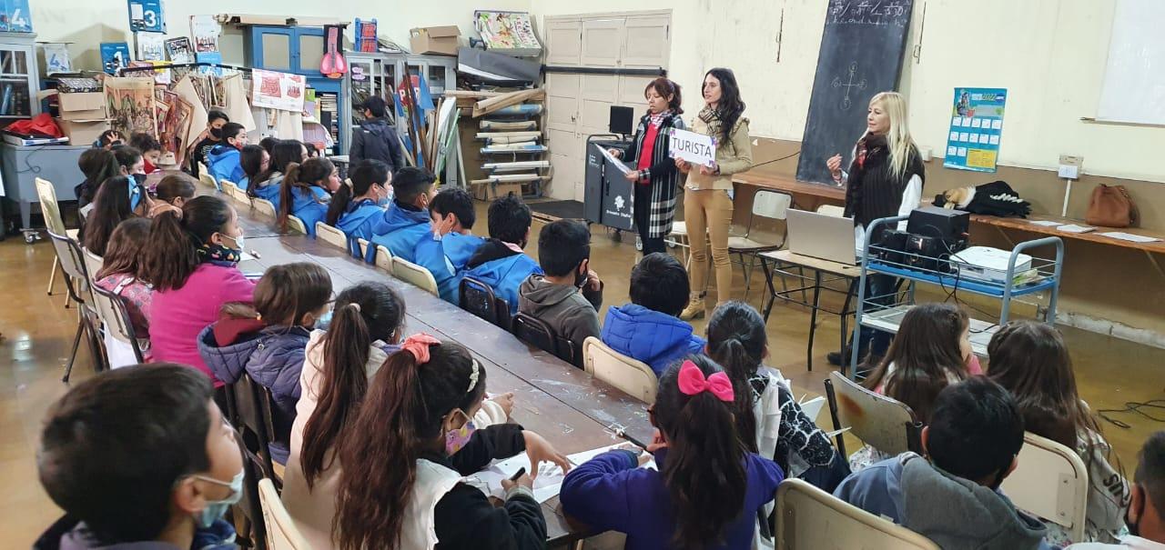 TURISMO EN LAS ESCUELAS: CONTINA  EL PROYECTO EXPLORADORES