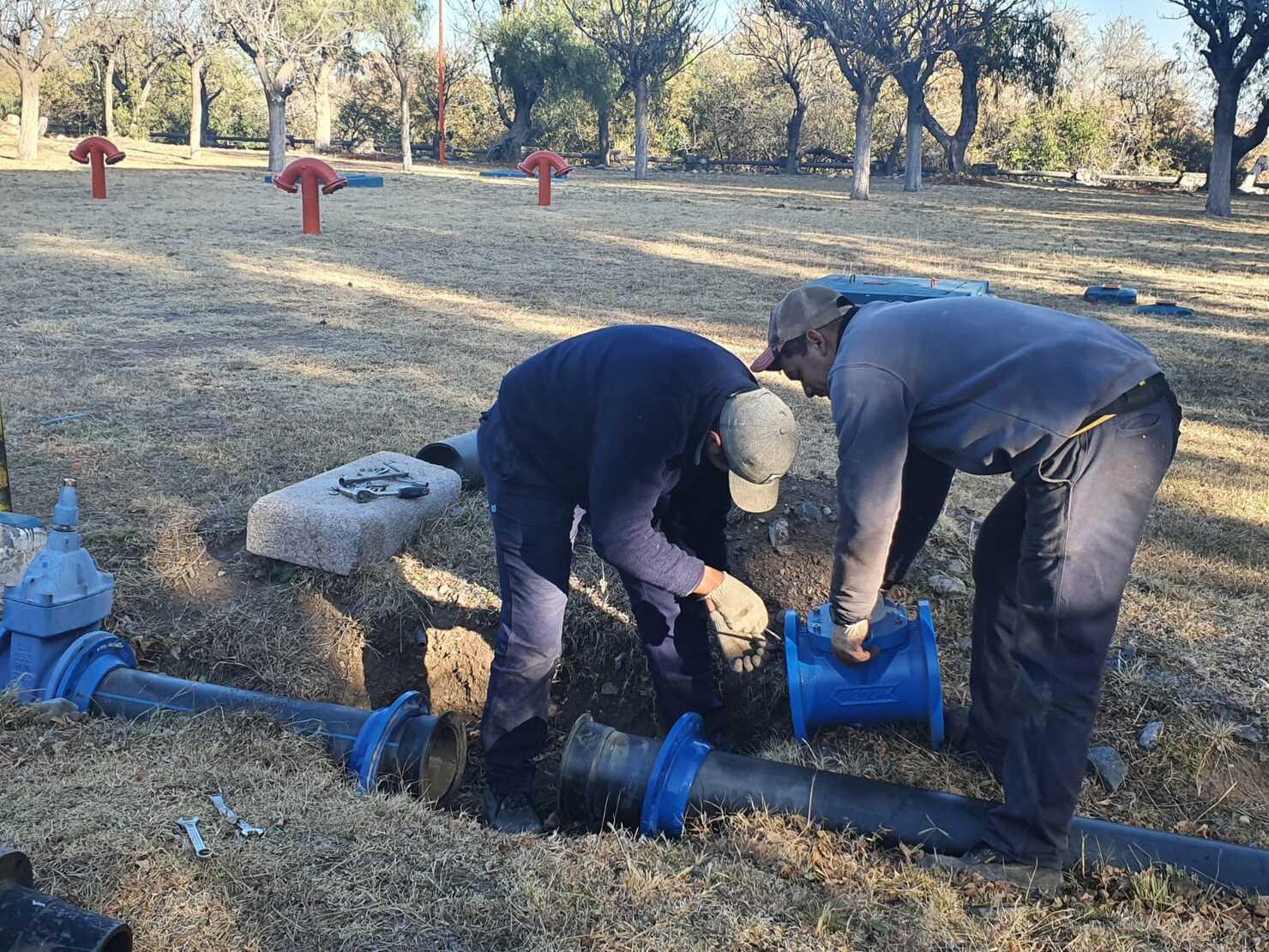 EMOSS: MANTENIMIENTO DE RED DE CLOACAS Y MEJORAS EN PLANTA POTABILIZADORA DE LA TOMA