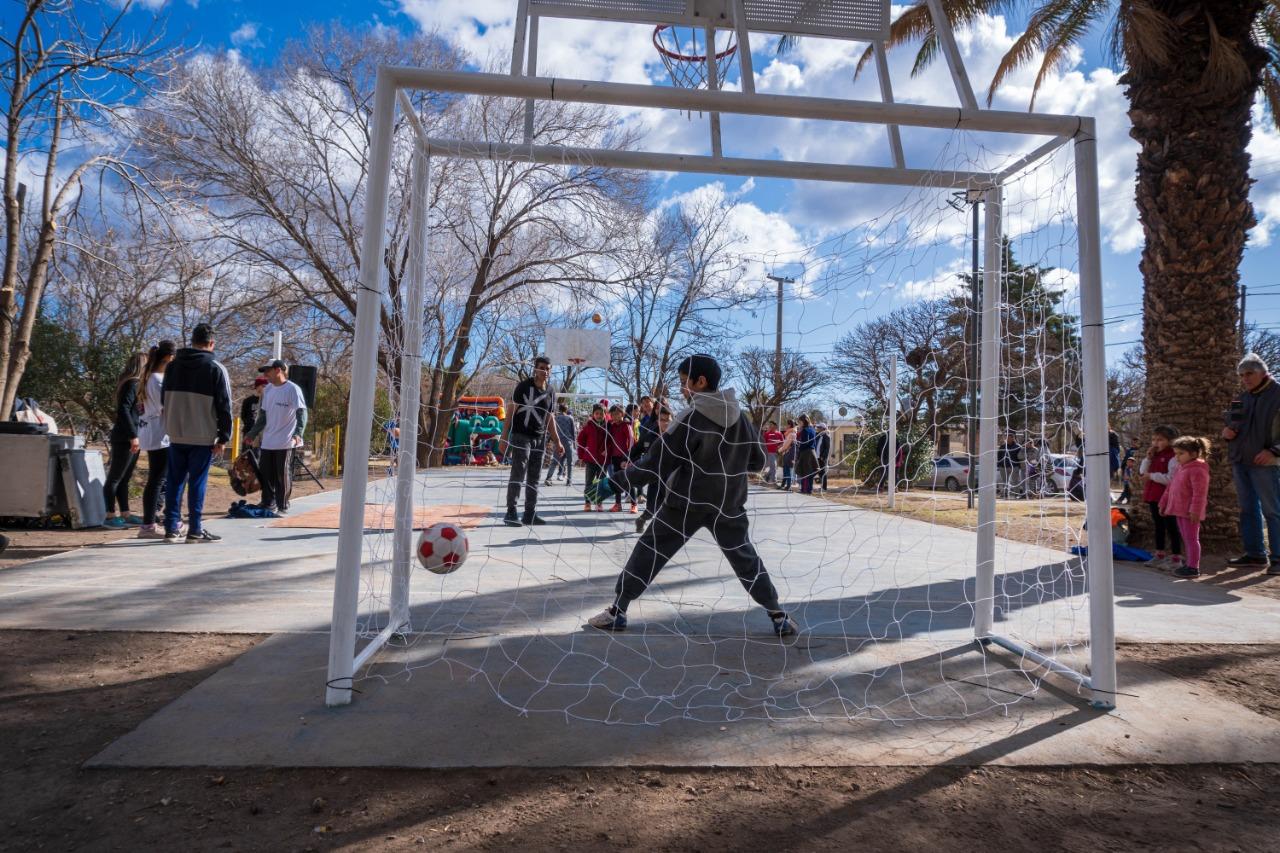 INAUGUR LA MULTICANCHA EN LA PLAZA DE BARRIO LAS FLORES