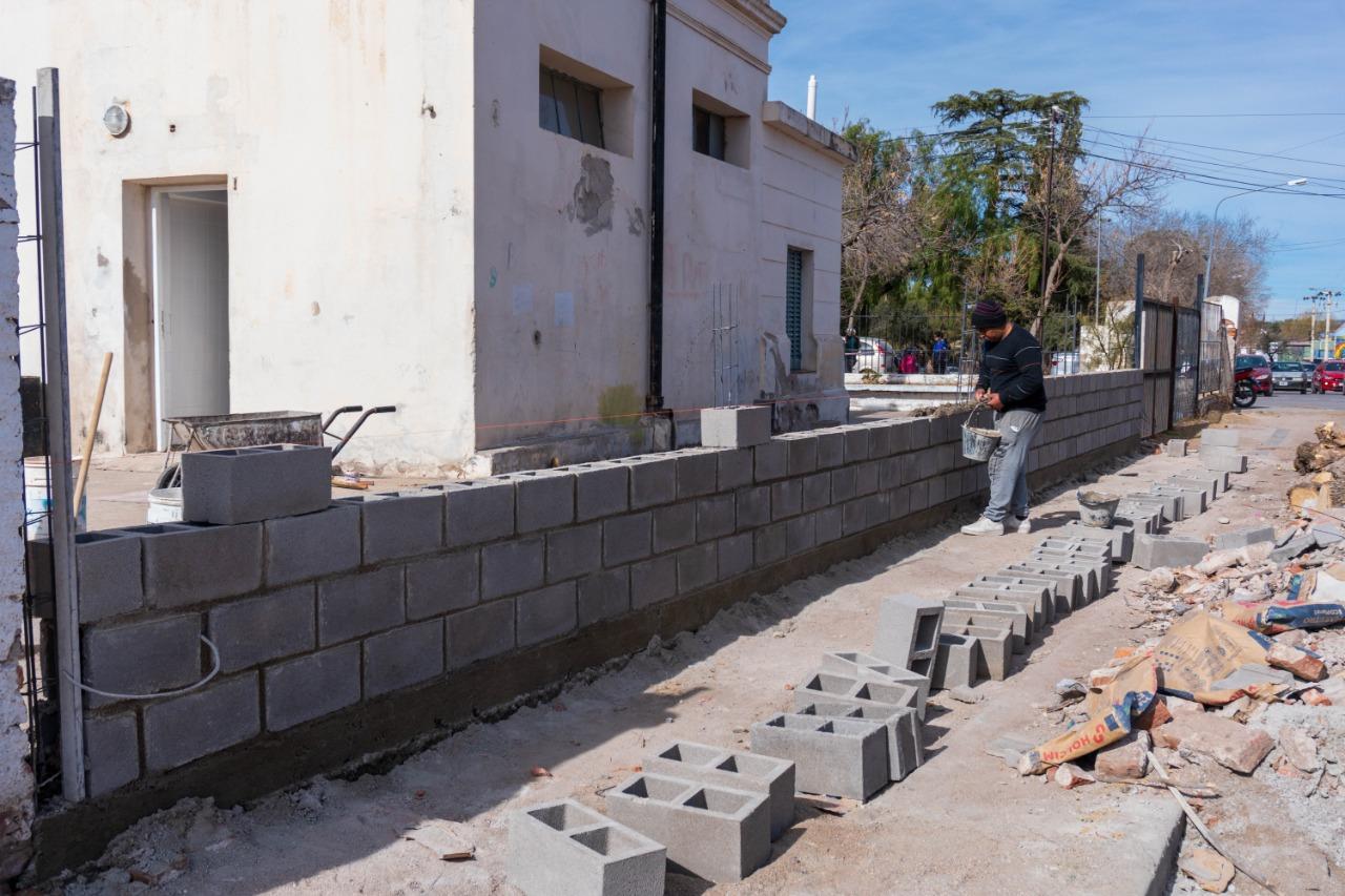 EL MUNICIPIO AVANZA CON LAS MEJORAS EN LAS ESCUELAS 