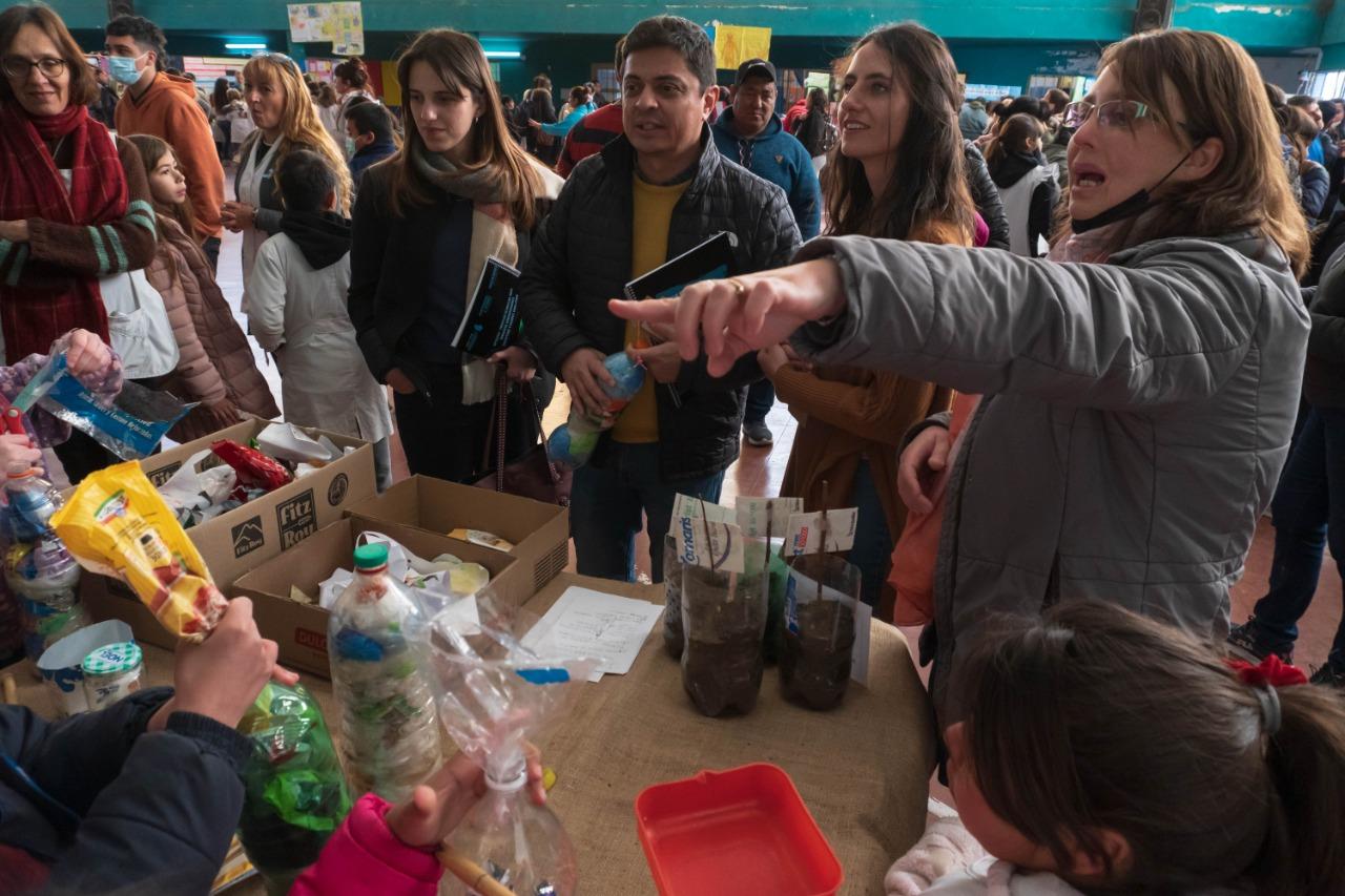 INAUGUR UNA NUEVA EDICIN DE LA FERIA DE CIENCIAS EN LA ESCUELA JOS DE SAN MARTN 