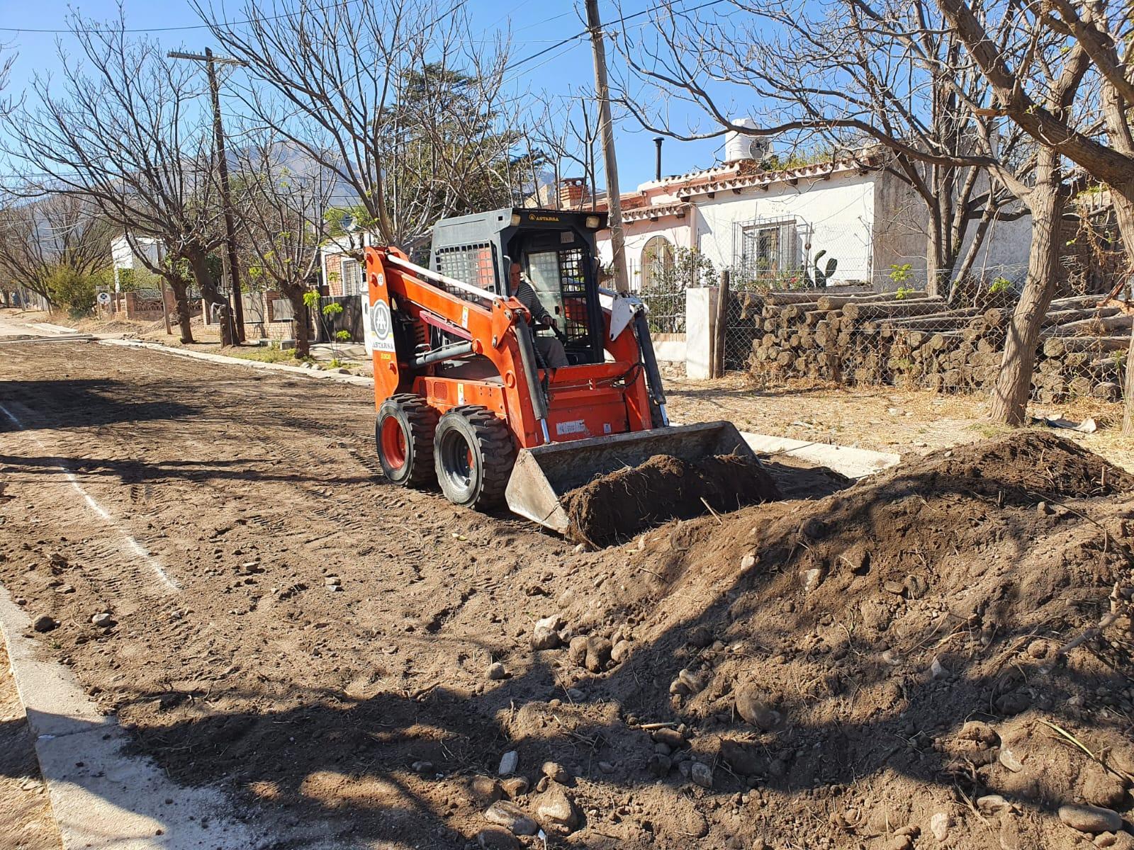 MEJORA DE CALLES EN VALENTI Y BALUMBA