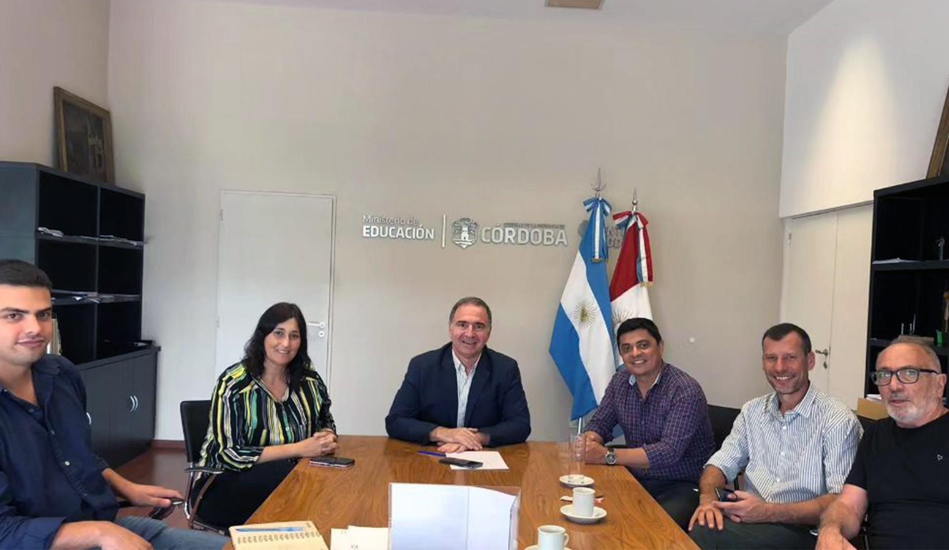 El Intendente Fabricio Daz se reuni con el Ministro de Educacin de la provincia, Dr. Horacio Ferreyra